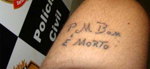 Tatuagem na perna do menor preso