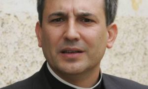 O sacerdote espanhol Lucio Angel Vallejo - AFP  
