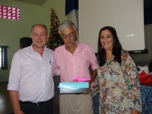 Prefeito Baird e Dione participaram da revelao do amigo secreto