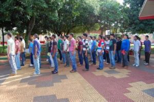 Jovens, juramento a bandeira